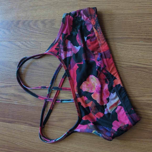 [Athleta] Full Focus Sports Bra - Picture 2 of 7